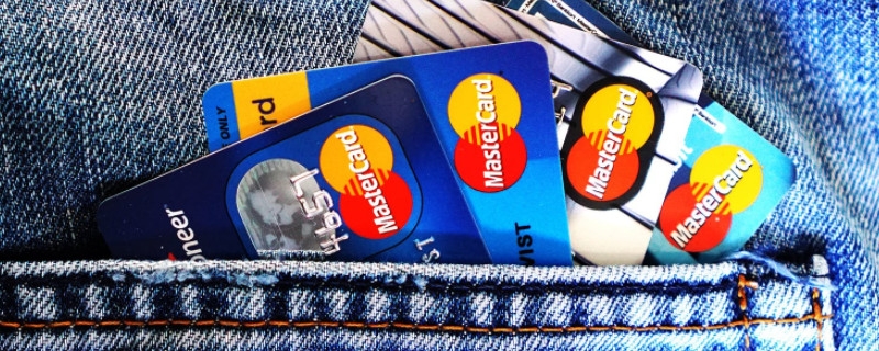 外地卡可以在本地补卡吗 银行卡和信用卡一样吗