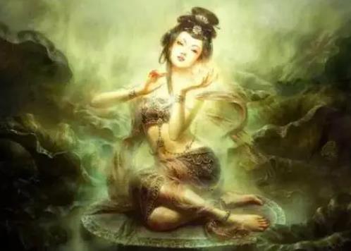 有佛眼的女人的前世，前三生三世都是修行人