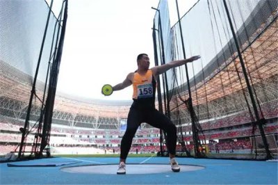 男子铁饼世界纪录：74.08米（美国运动员舒尔特创造）