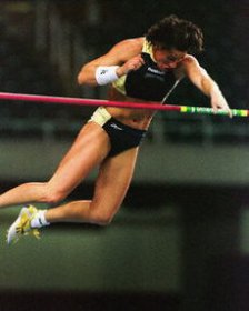 女子撑杆跳世界纪录多少