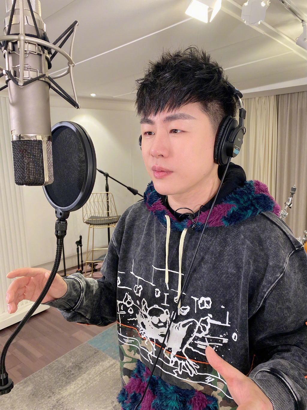 胡彦斌是几线歌手，他当年是怎么出道的？