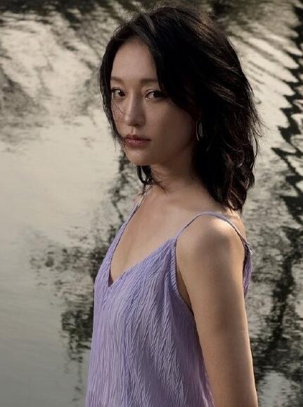 女人公鸭嗓容易离婚吗？公鸭嗓女明星