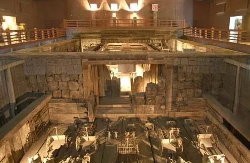 秦始皇的墓有多危险，进入皇陵后出来只能活两年