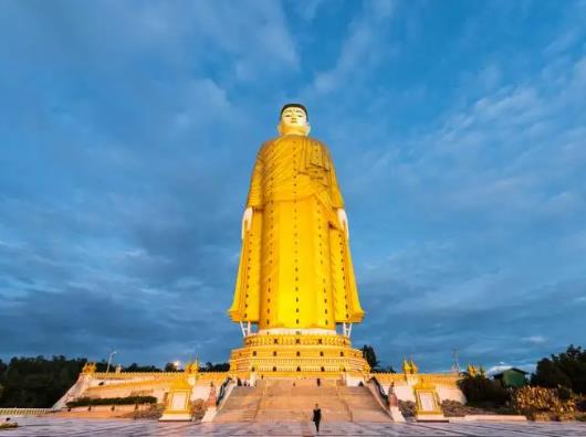 世界十大最高雕塑排名，中原大佛是世界最高、缅甸大佛风景优美