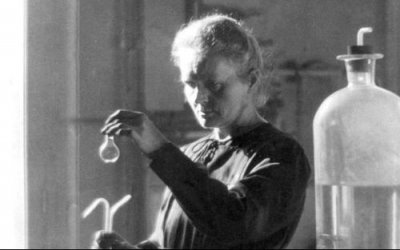 居里夫人发明了什么，镭和钋两种放射性元素