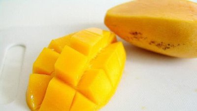 芒果吃多了会怎么样，大量吃会容易引起口唇过敏现象