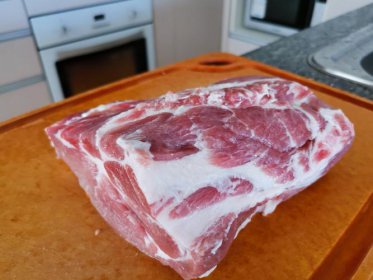 二刀肉是哪个部位，切掉猪尾巴那圈肉.靠近后腿的那块肉