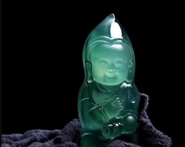 放水里鉴别死玉活玉的方法，两三百的玉可以养人吗？