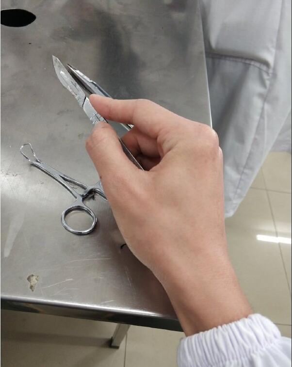 世上最锋利的刀是手术刀吗，医院手术刀一次性的吗？