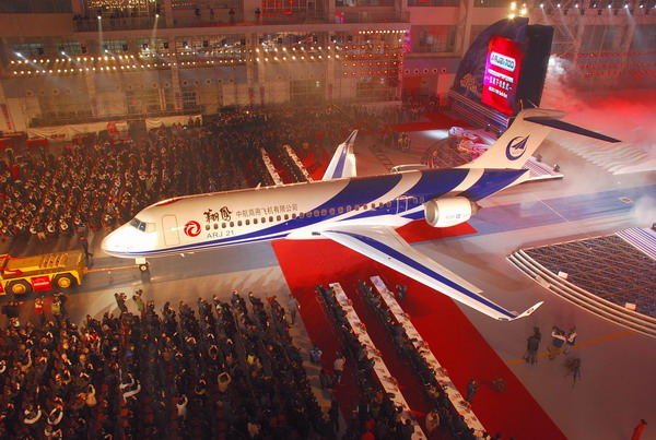 中国首架喷气支线客机ARJ21价格， ARJ21飞机和C919飞机有什么区别？